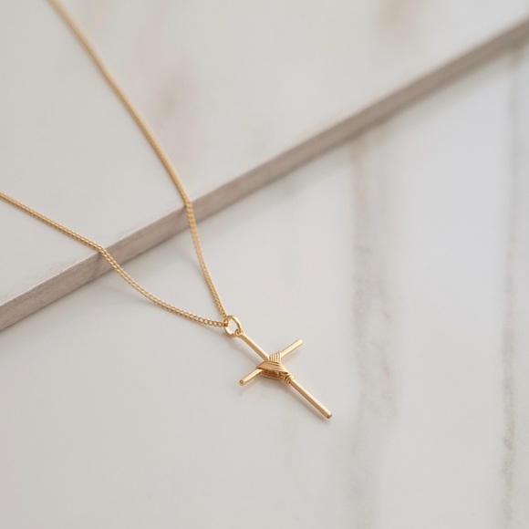 Cross Necklace - Picture 5 of 8